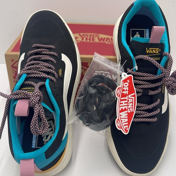 Vans WMNS Black and Blue Shoes Ultrarange Exo
Pop Color Black/Multi
VN0A4U1KB - Picture 13 of 16